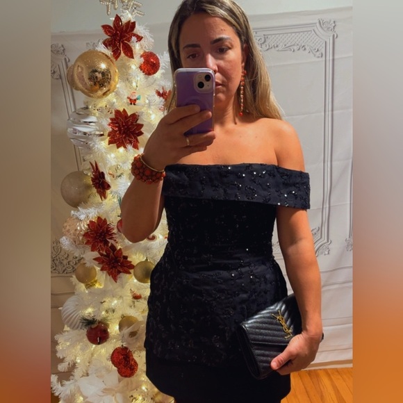 NWT Zara Black Off-Shoulder sequin Top M
🚨FIRM PRICE NO DISCOUNT - Picture 14 of 16